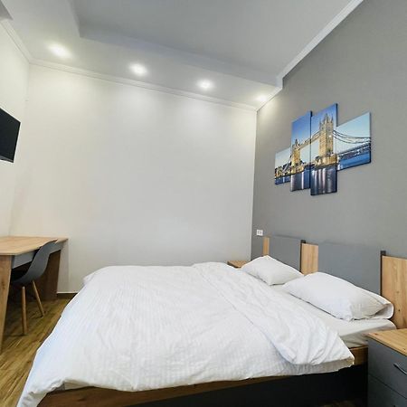 Apartment For Rent In The City Center Of Kharkiv K18 Elinaflats Extérieur photo