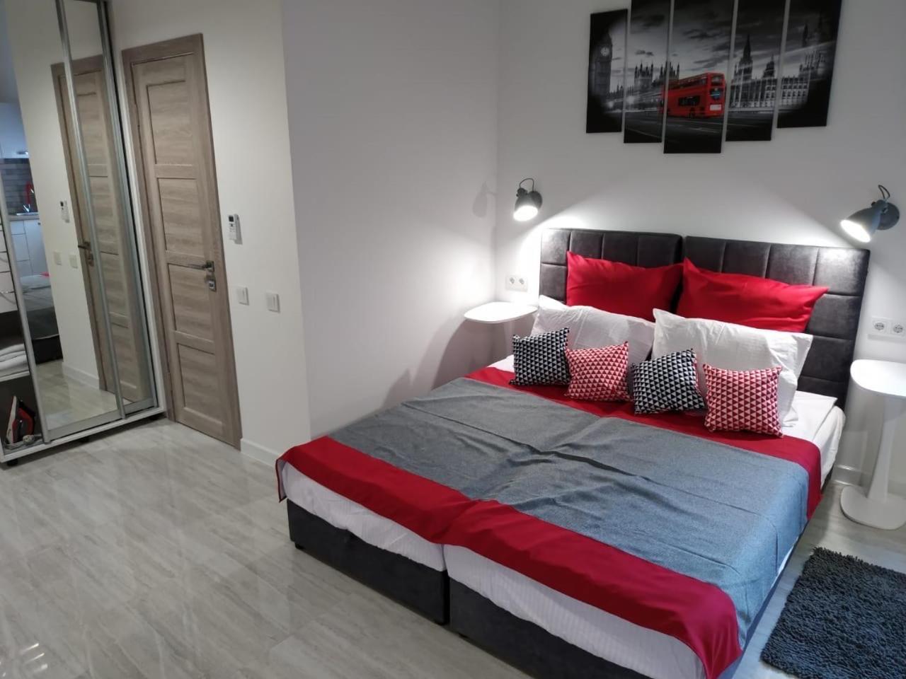 Apartment For Rent In The City Center Of Kharkiv K18 Elinaflats Extérieur photo
