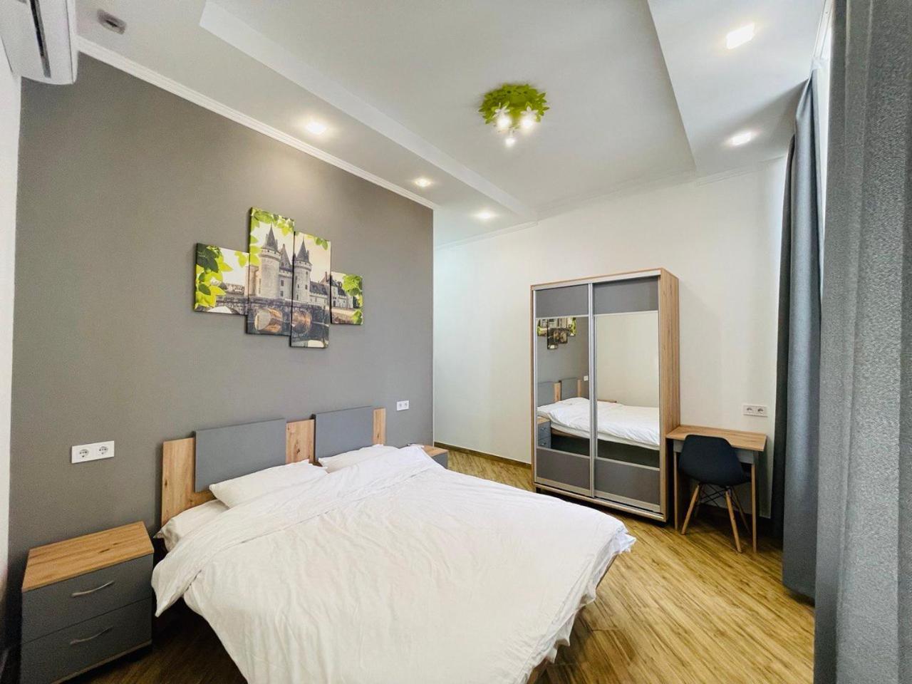 Apartment For Rent In The City Center Of Kharkiv K18 Elinaflats Extérieur photo